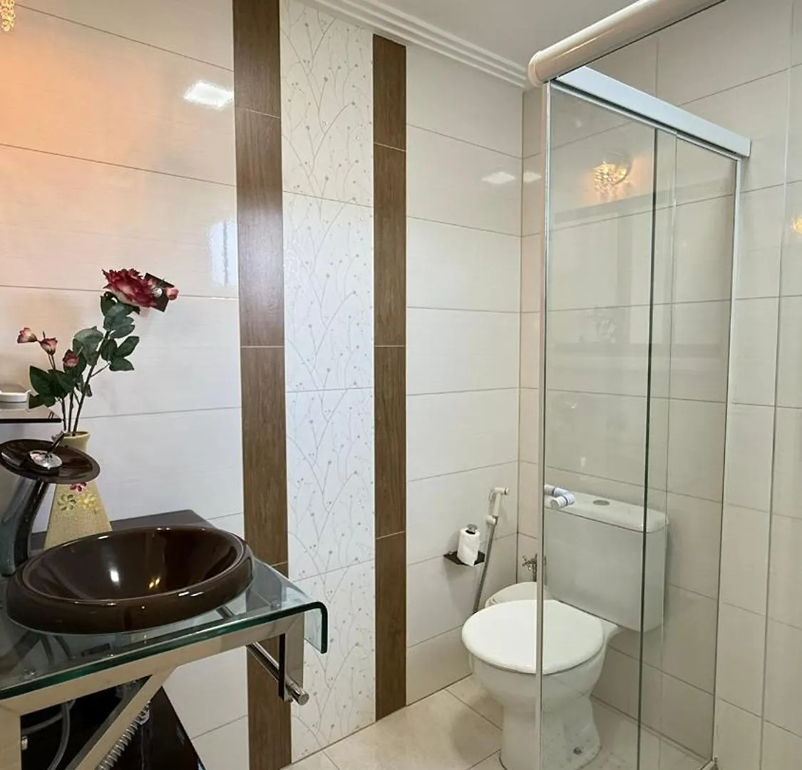 Apto Dos Anturios-3 Quartos- Apto Espacoso, Confortavel Com Sacada De Frente Pra Avenida Principal Piratuba Apartment